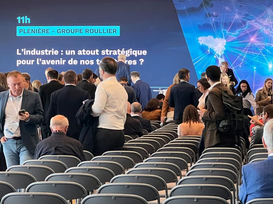 Participants avant une plénière sur l’industrie au Forum Economique Breton 2026 à Saint-Malo